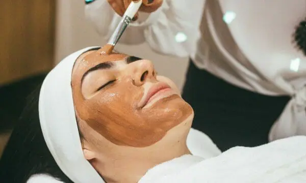 How to Remove Oily Skin Naturally